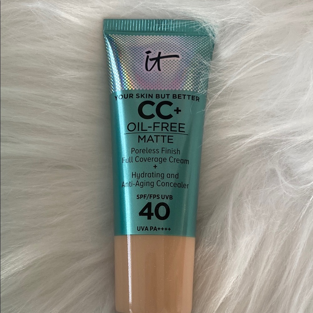 NIB IT Cosmetics Full Coverage fair/light cream - Picture 3 of 7